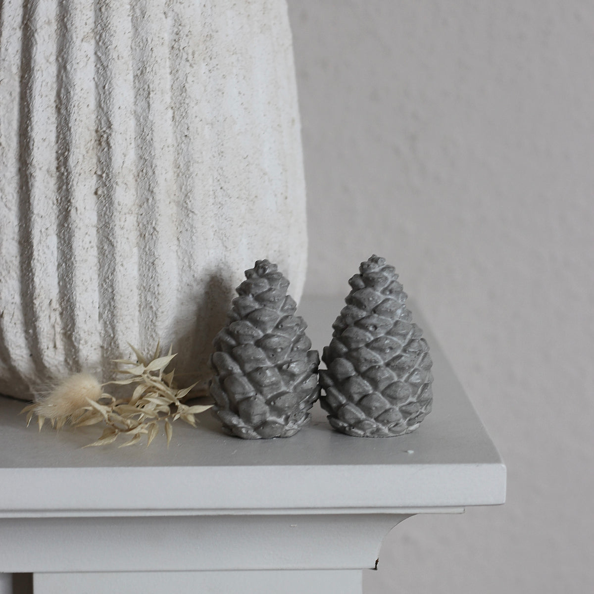 2 er Set Kiefer Zapfen Beton