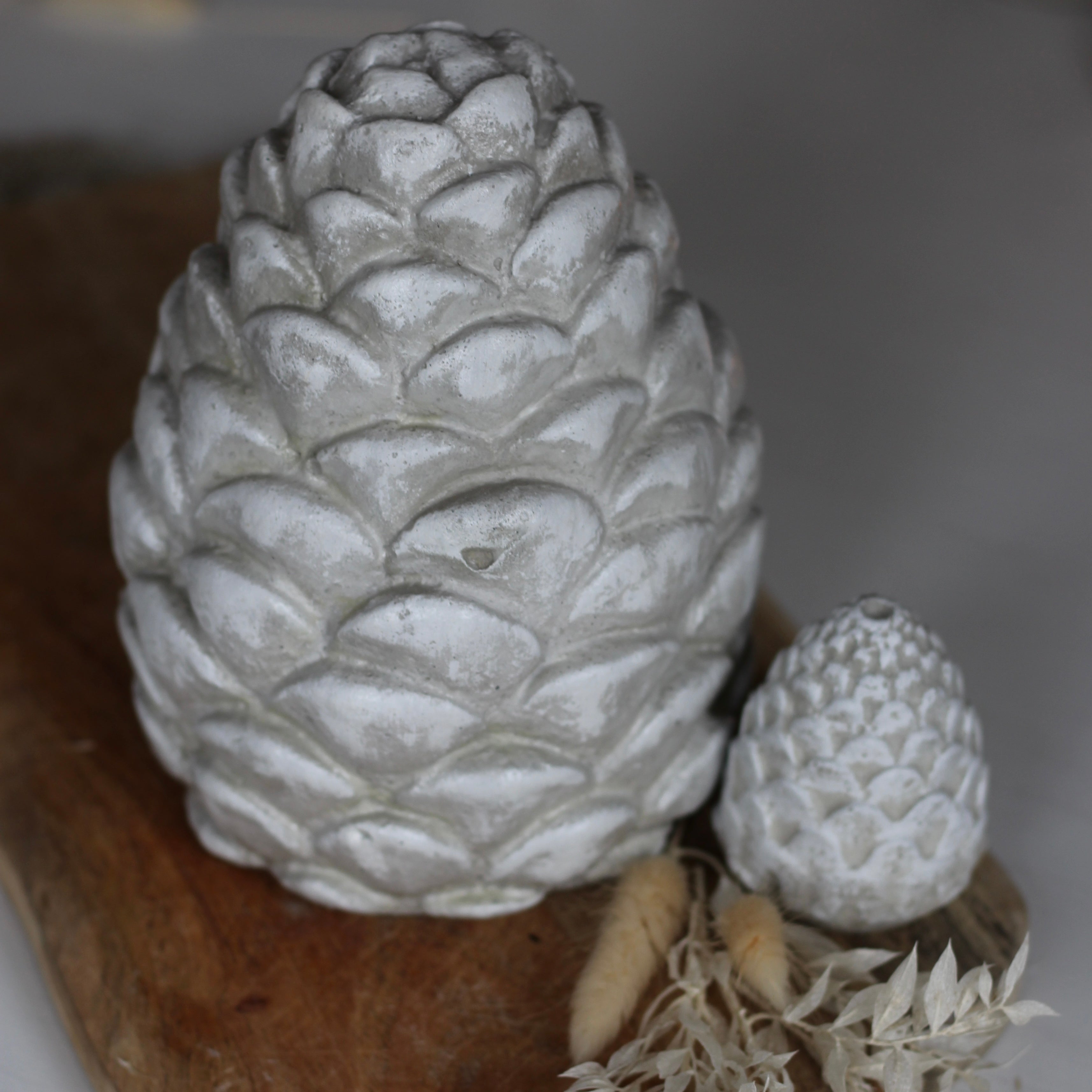 Betonzapfen; Zapfen ; Herbstdeko ; Weihnachten Dekoration „Pinienzapfen XL hoch“