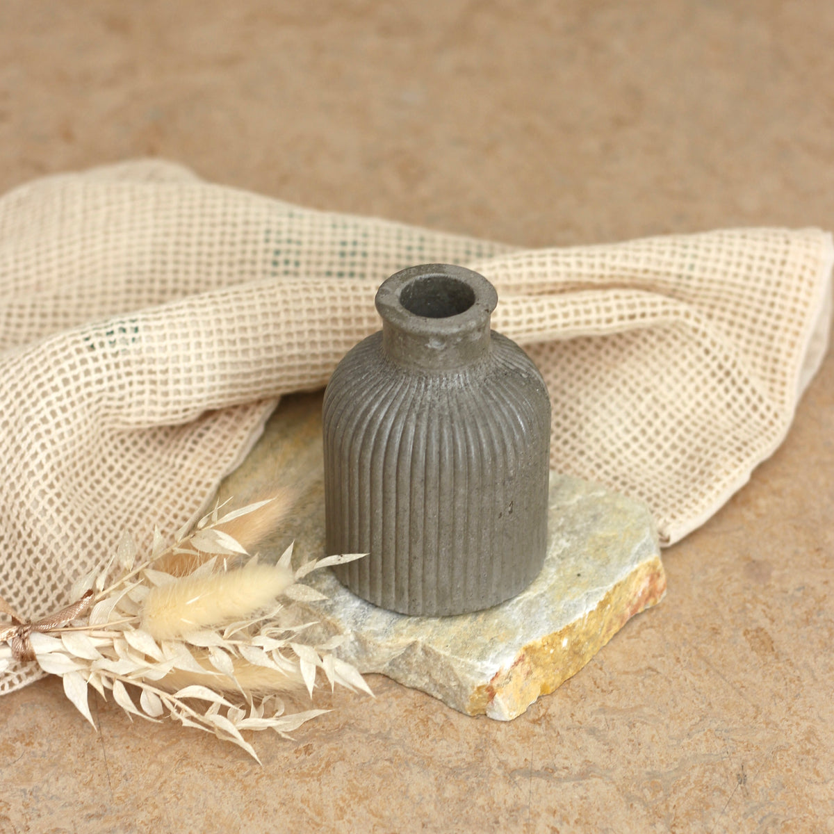 Betonvase; Vase ; Trockenblumenvase 1
