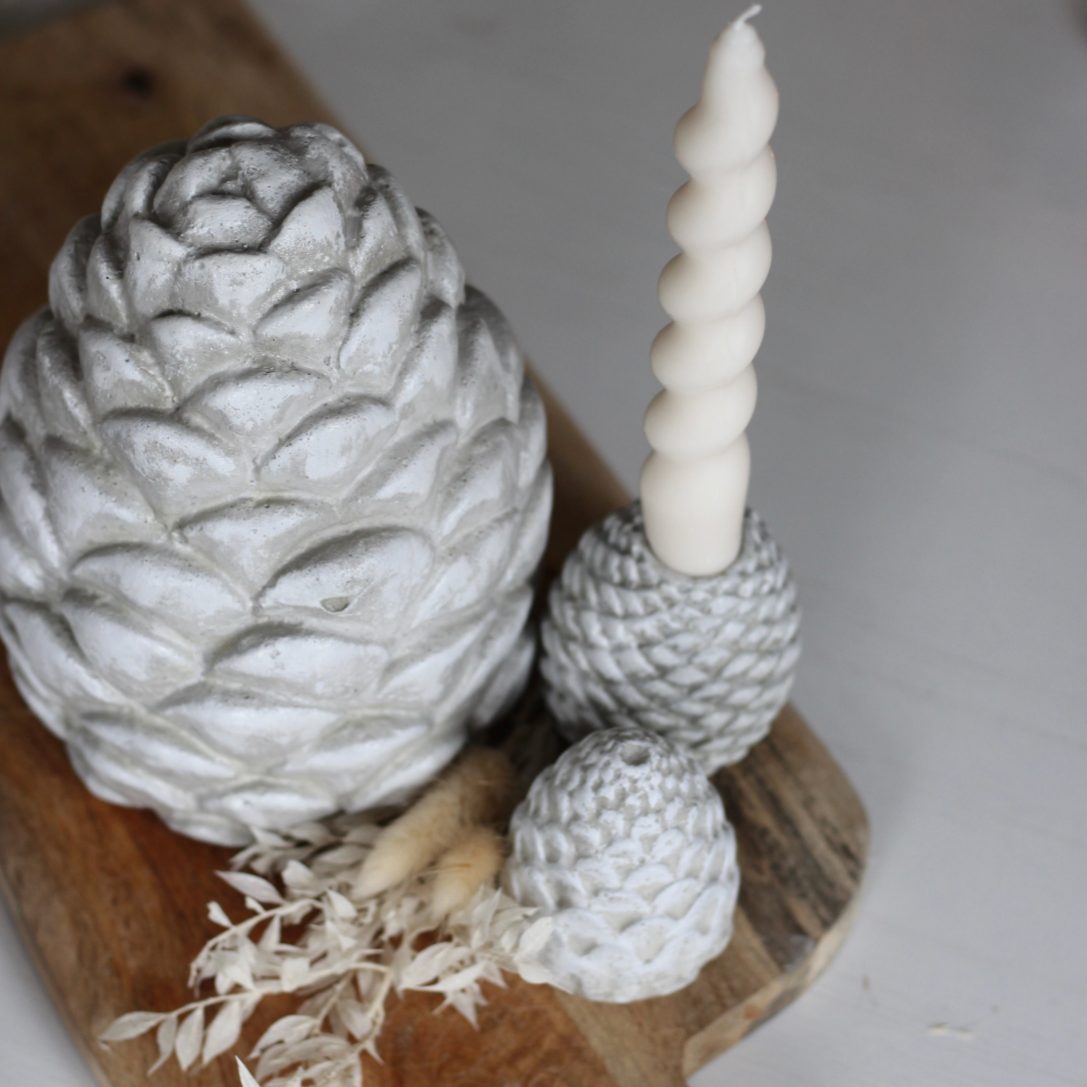 Betonzapfen; Zapfen ; Herbstdeko ; Weihnachten Dekoration „Pinienzapfen XL hoch“