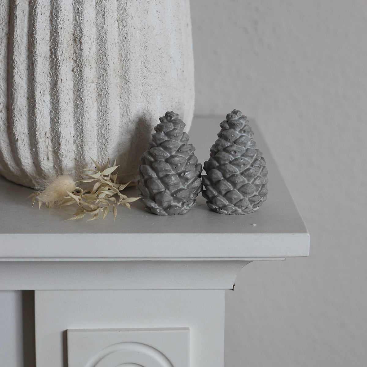 2 er Set Kiefer Zapfen Beton