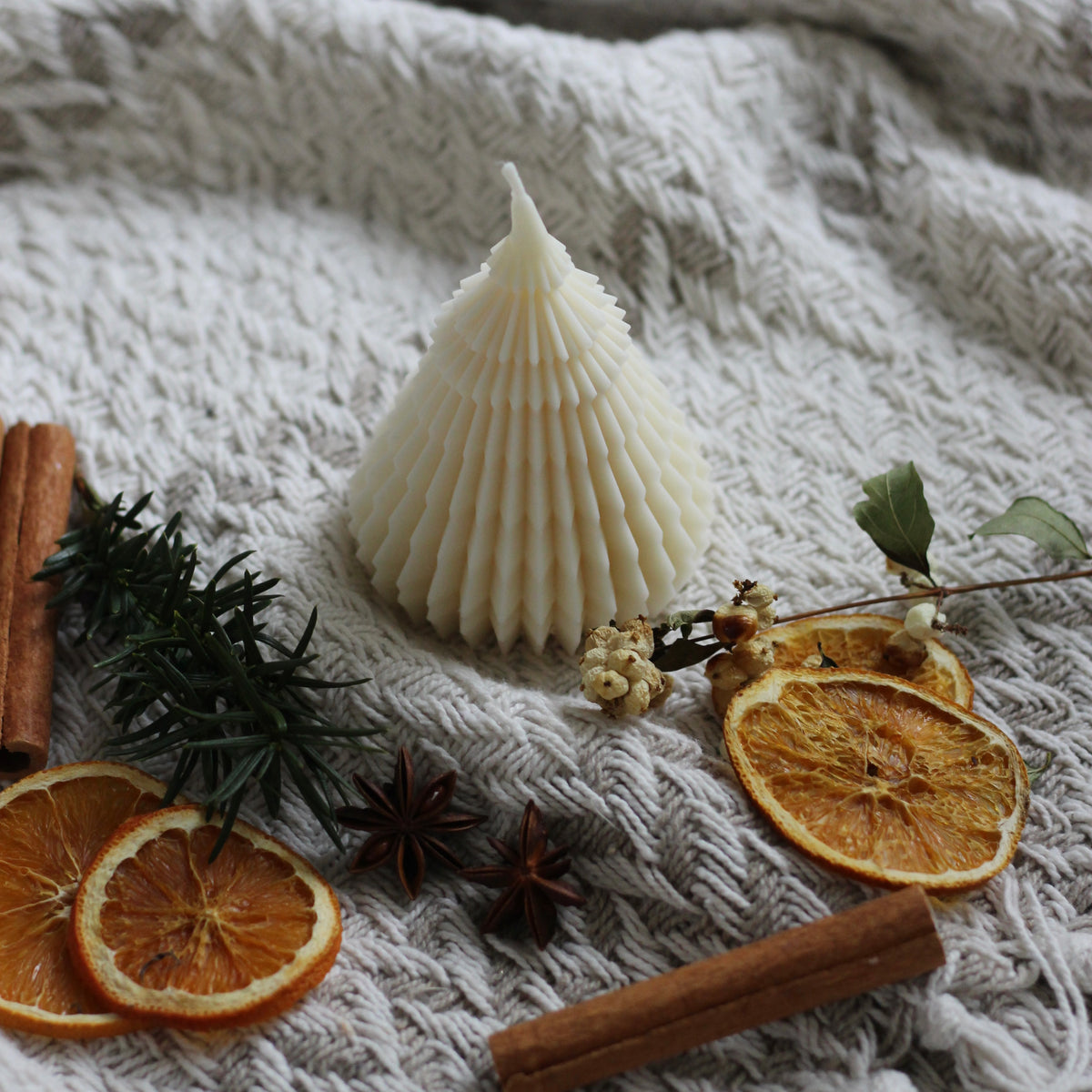 Kerze Weihnachten "Tannenbaum bauchig M"