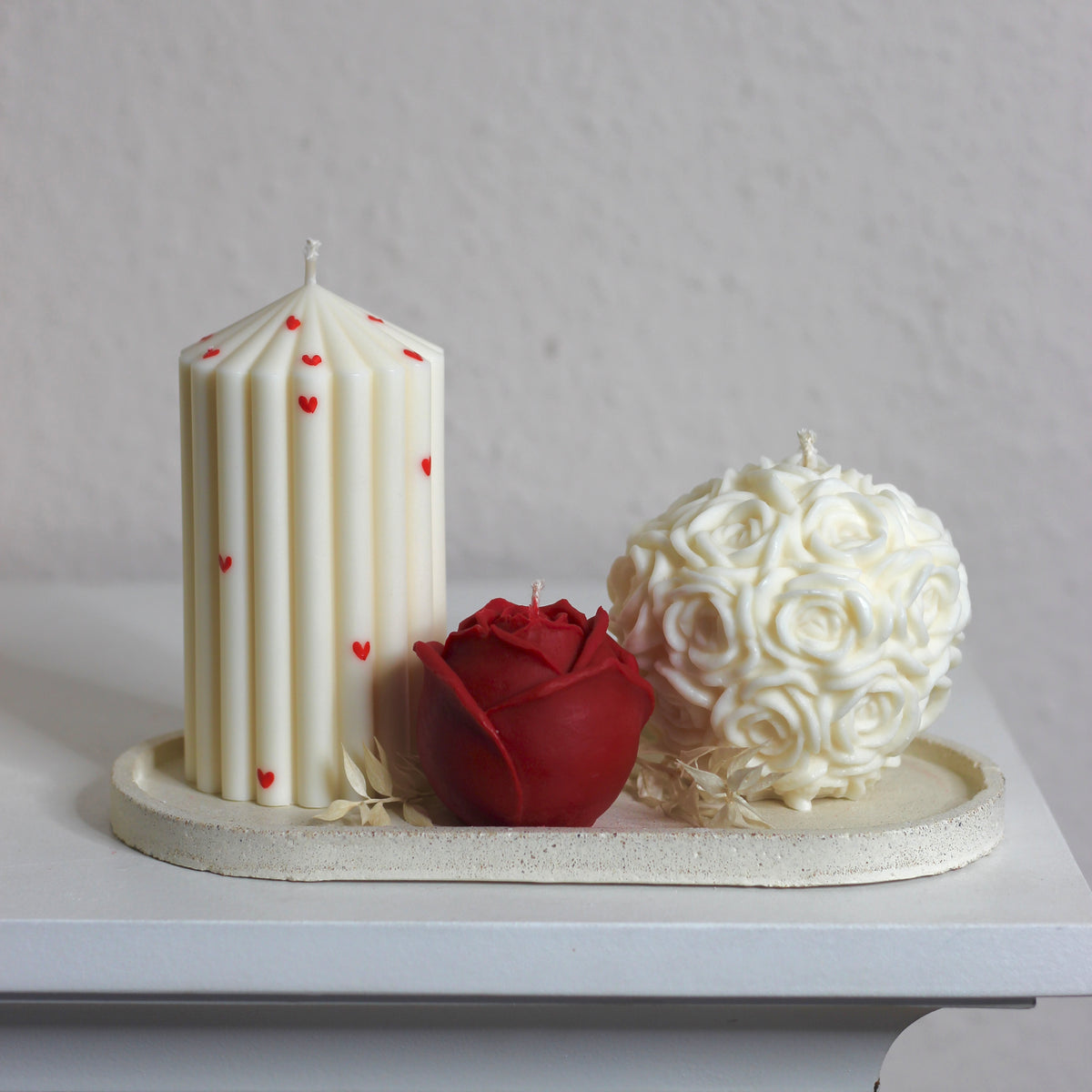 Stumpenkerze ; „Queen klein“ ; Love Edition ; handbemalt ; Herz ;