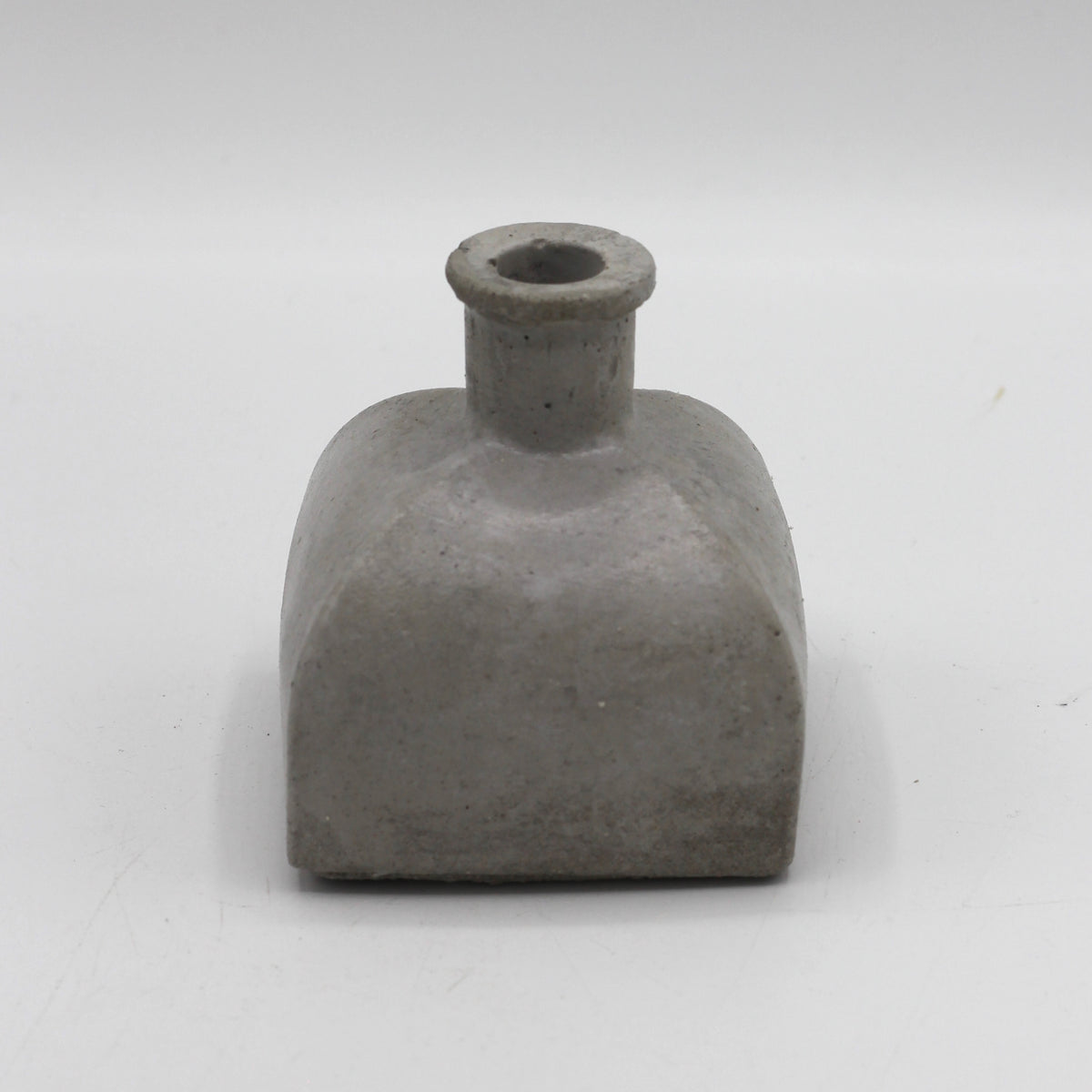 Betonvase; Vase ; Trockenblumenvase ; rund ; viereckig; Tintenfass