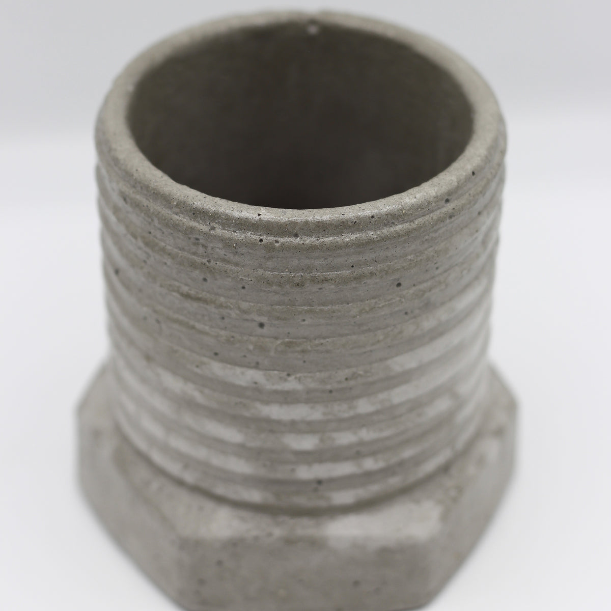 Betonvase ; Vase ; rund ; Schraube , Trockenblumenvase „Industrial“