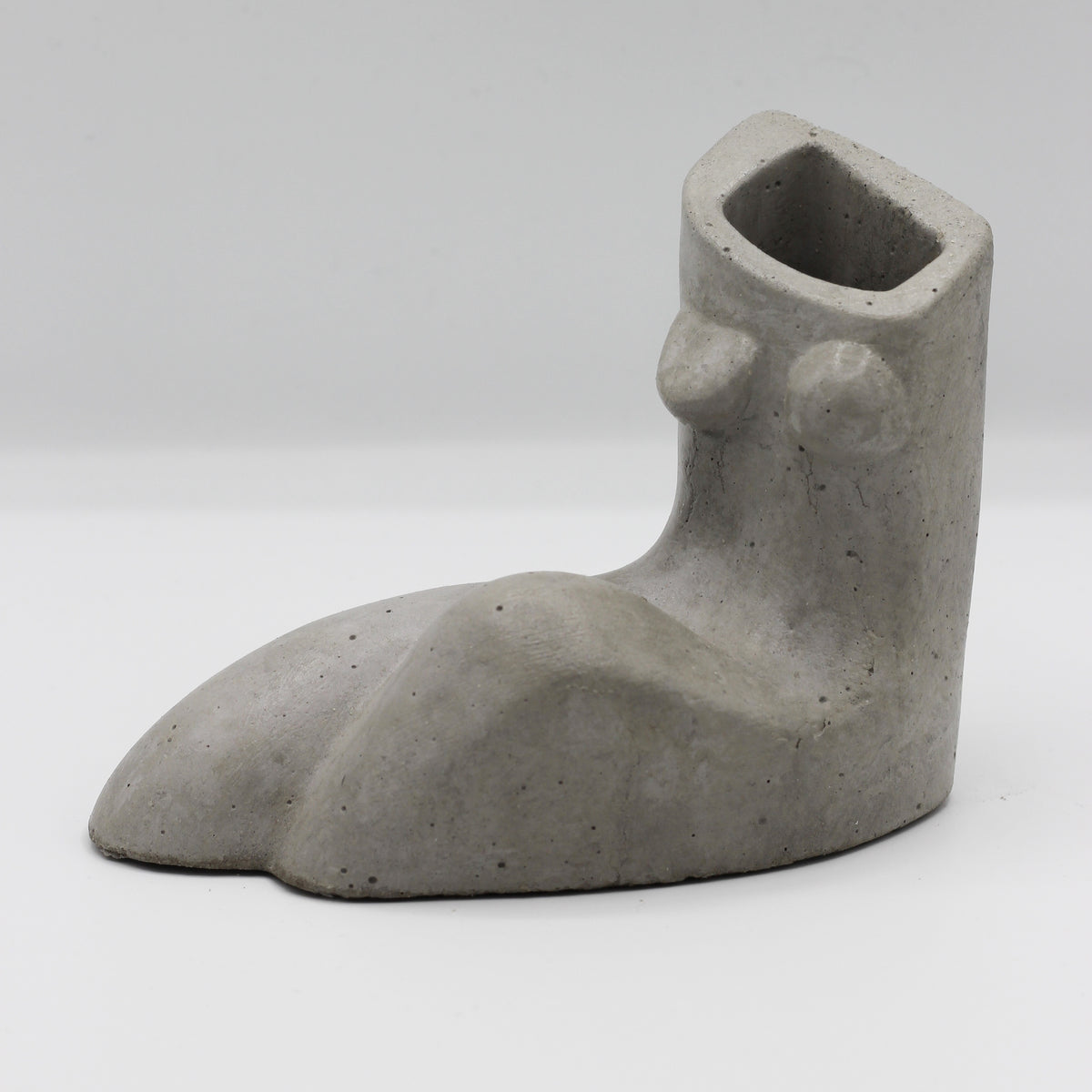 Betonvase; Frau; Körper;
Trockenblumenvase „Görl 3“