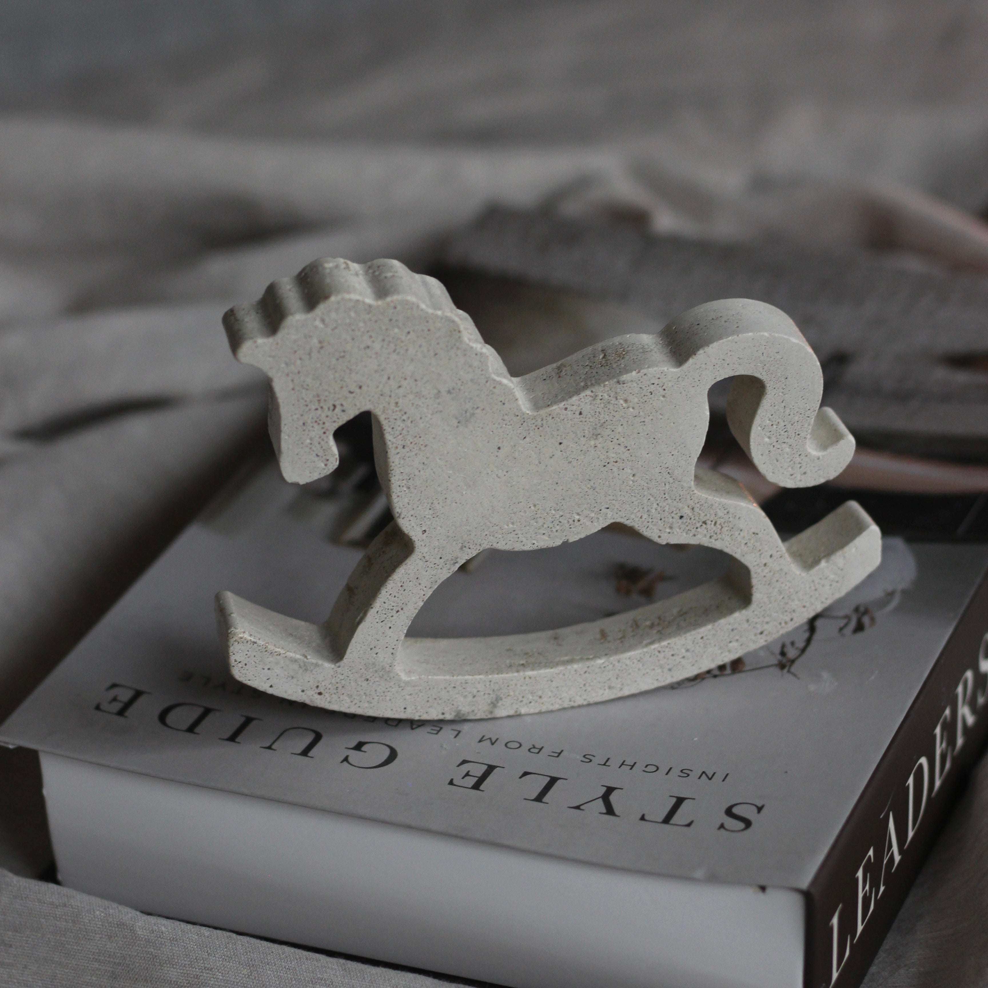 Weihnachten Beton „Schaukelpferd"