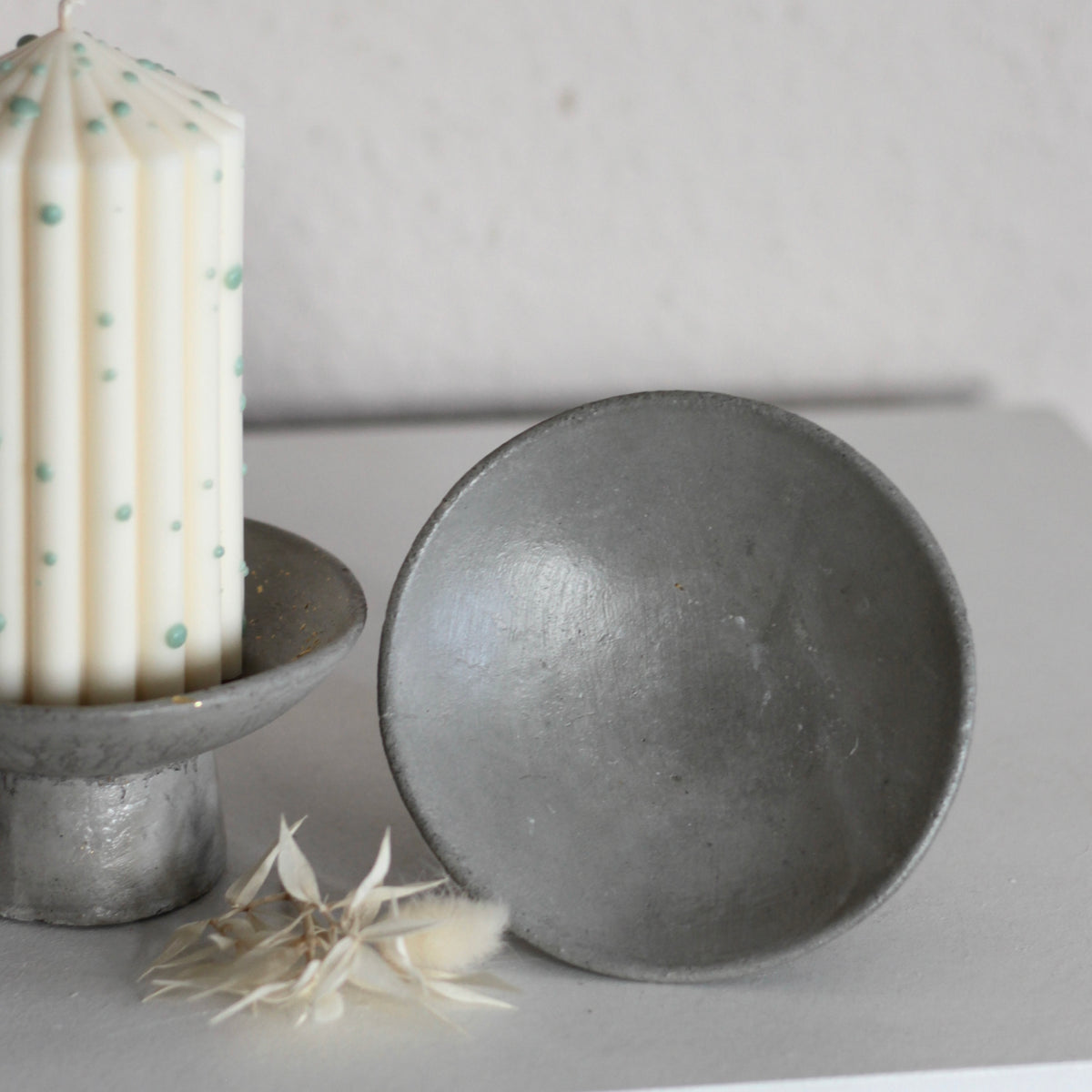 Beton Schale mit Fuß