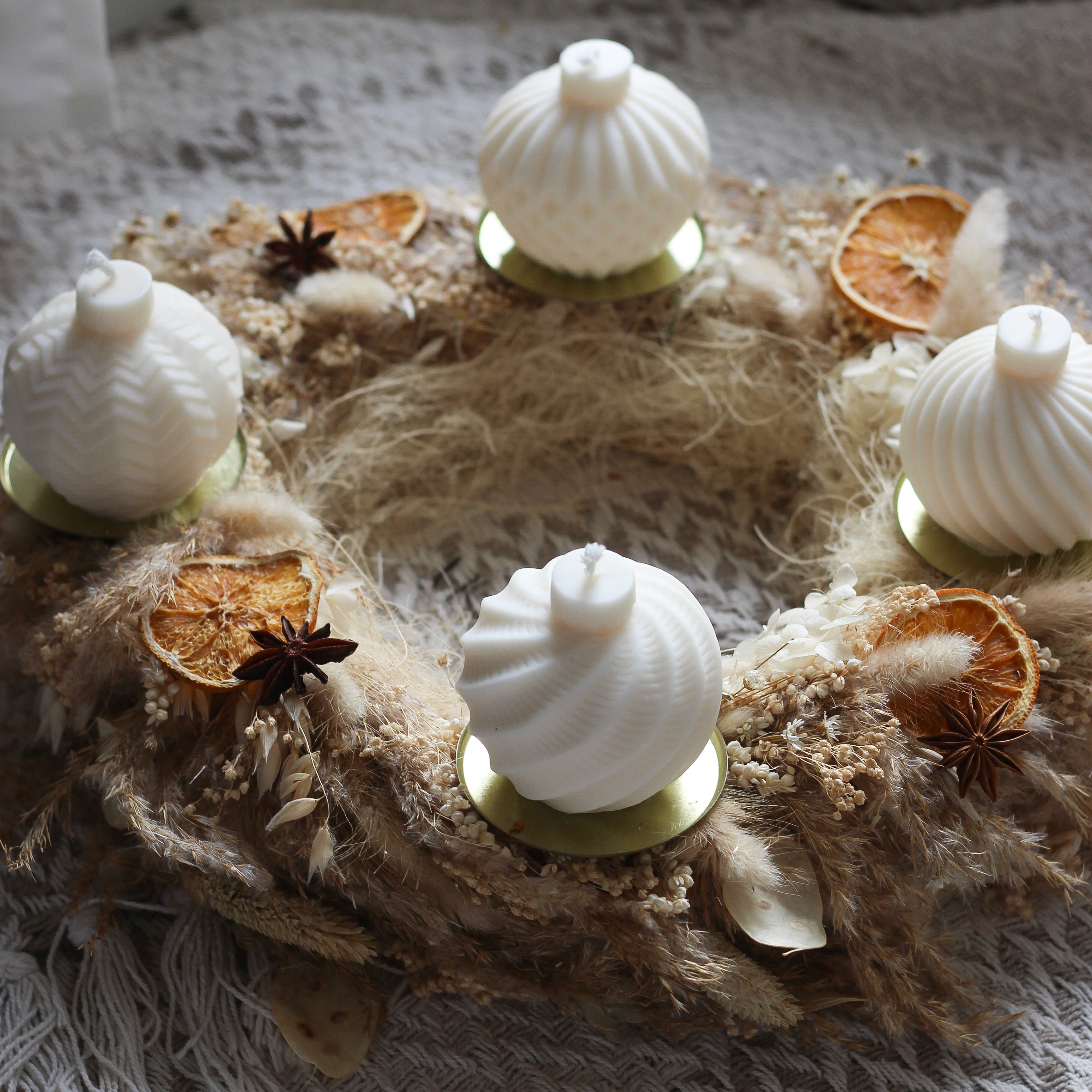 4 er set Kerze "vier verschiedene Christbaumkugeln"