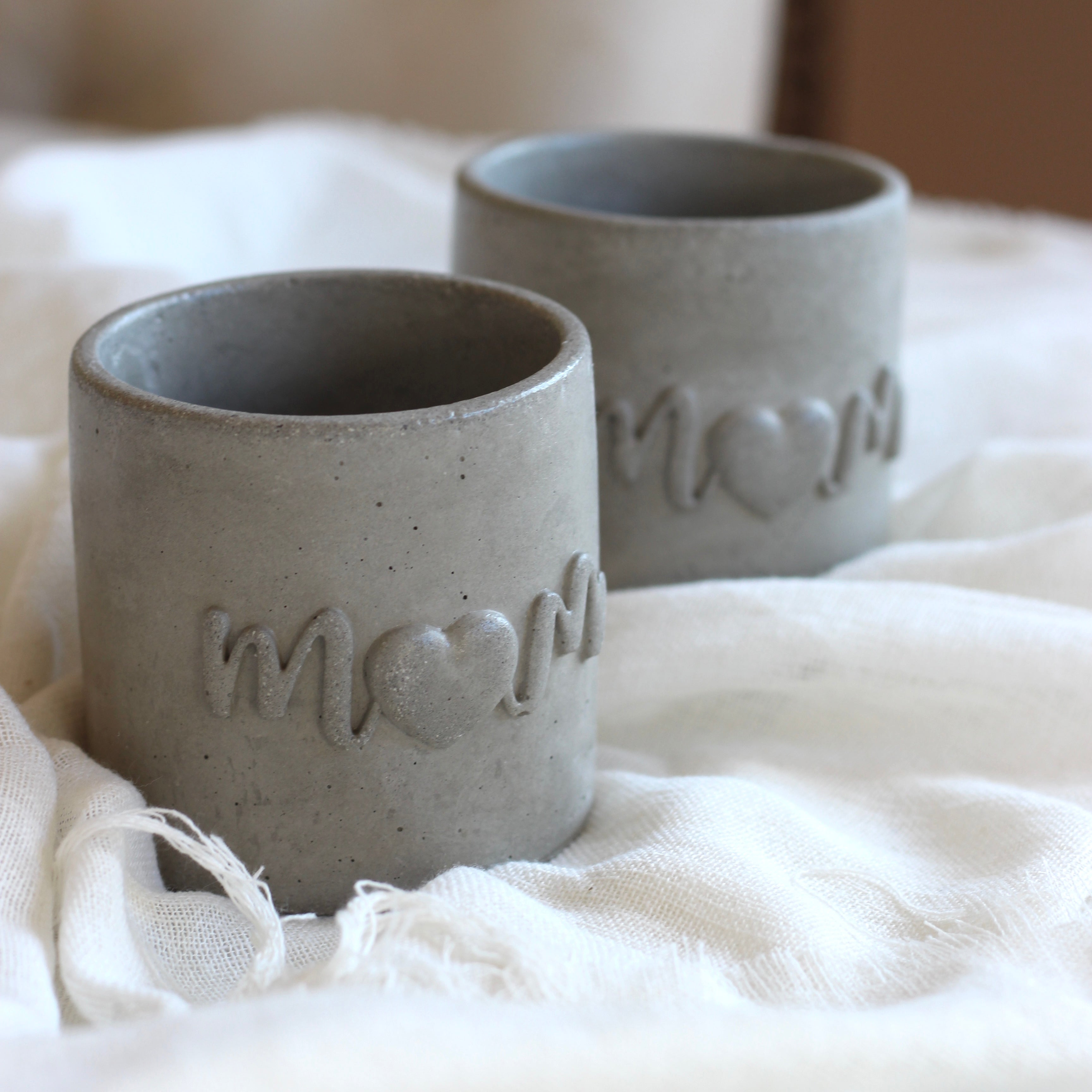 Beton Topf "Mom"