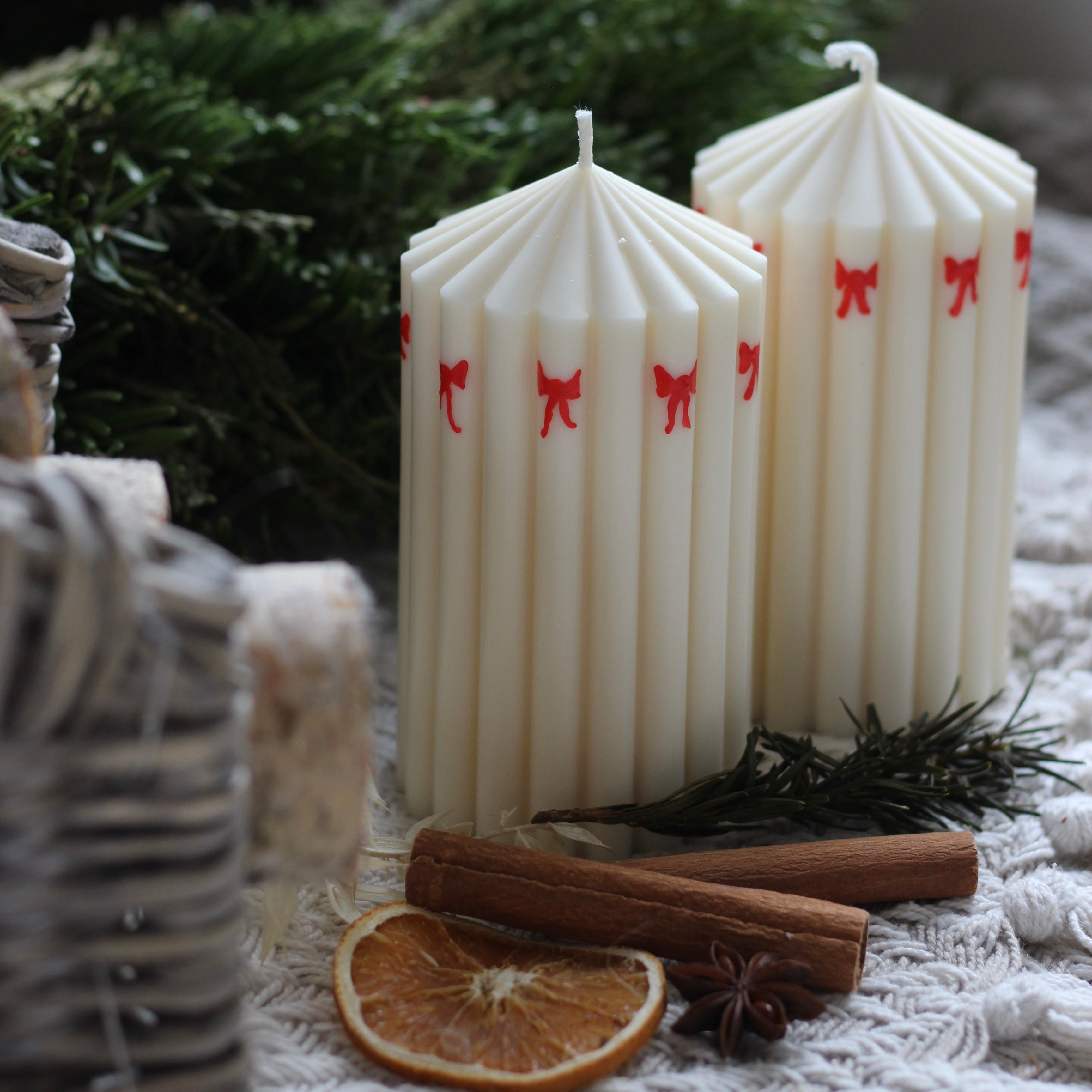 Stumpenkerze ; „Queen klein“ ; Christmas Edition ; handbemalt