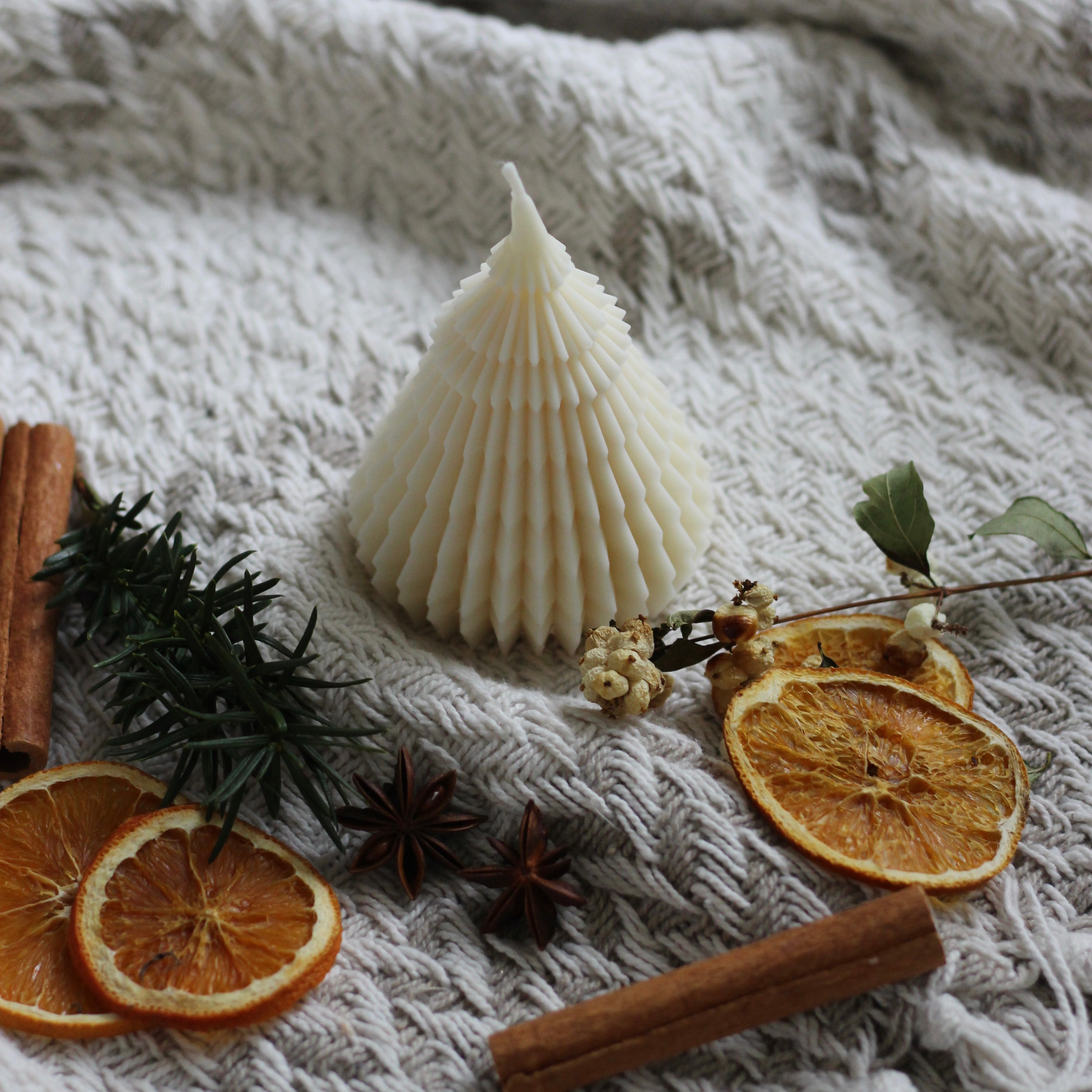 Kerze Weihnachten "Tannenbaum bauchig M"