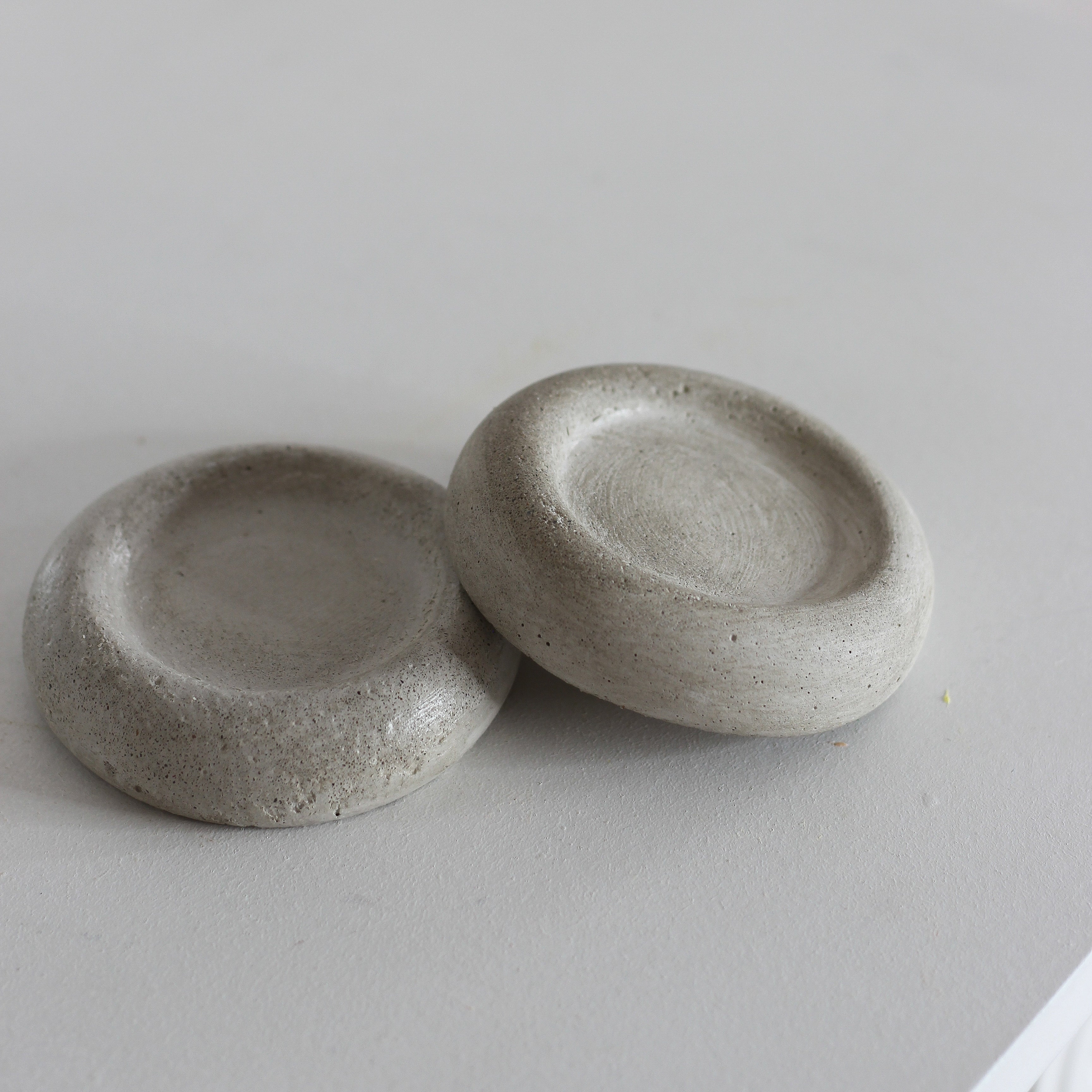 Beton Untersetzer rund mit Rand „Dicki“