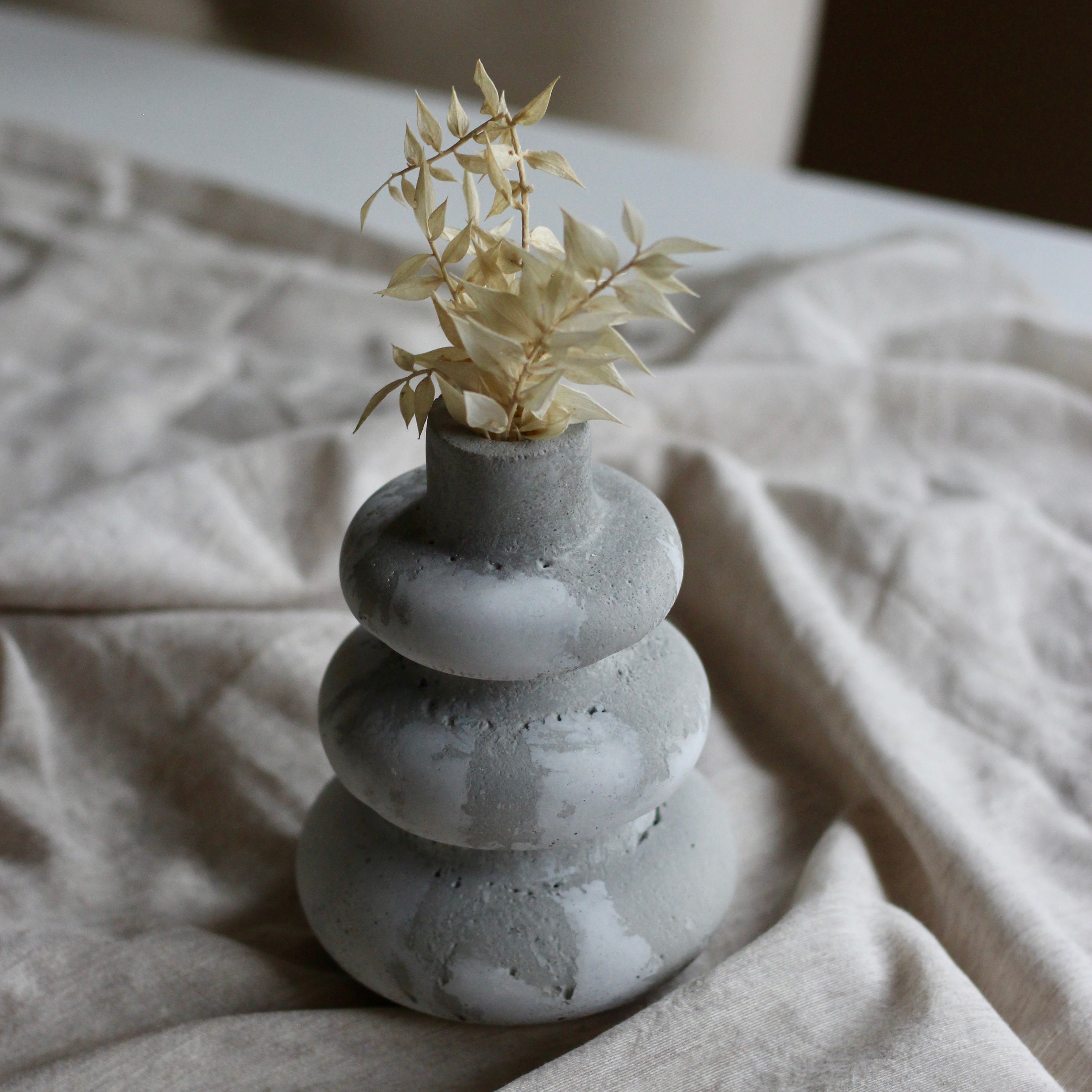 Betonvase ; Vase ; Trockenblumenvase „Infinity“ Mittel