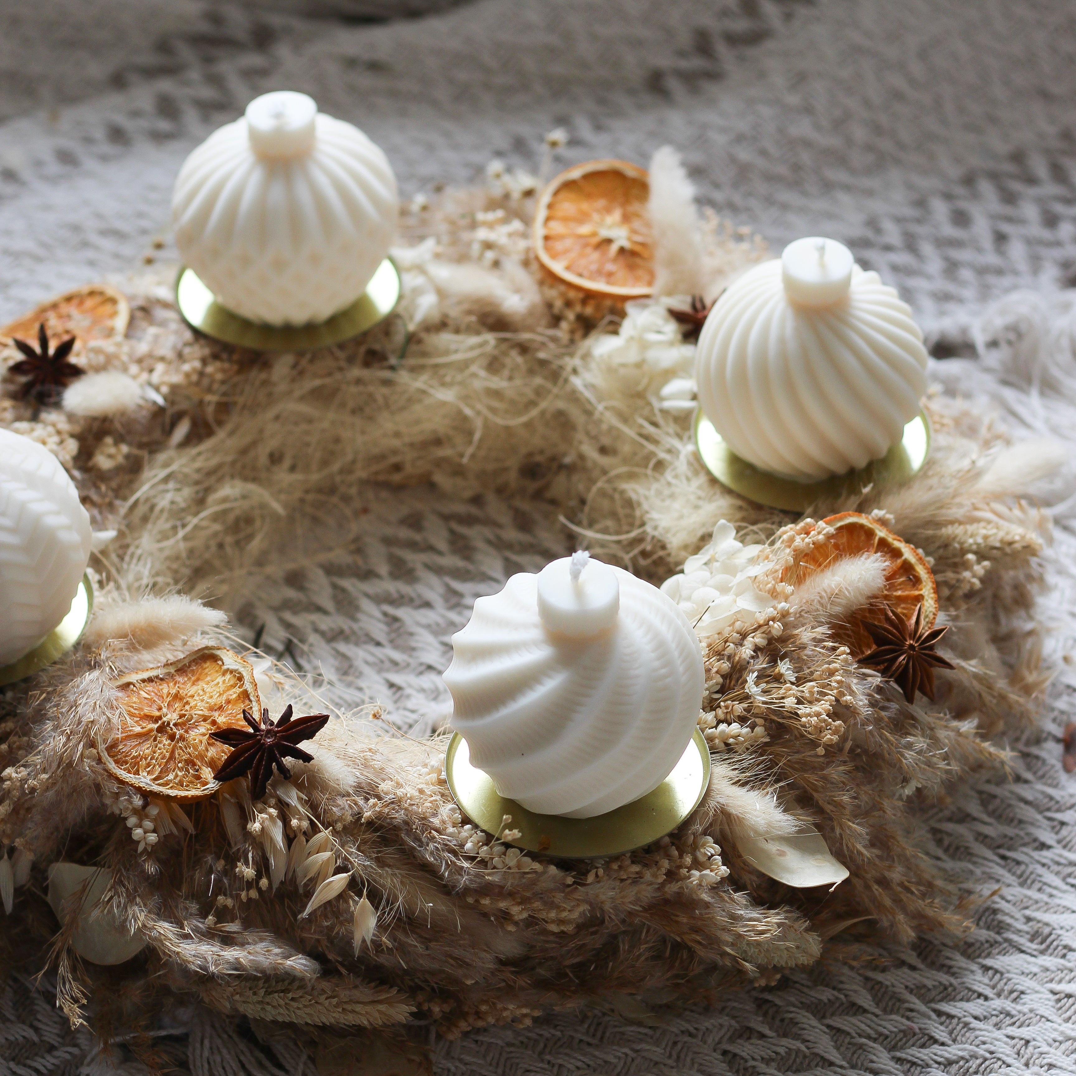 4 er set Kerze "vier verschiedene Christbaumkugeln"