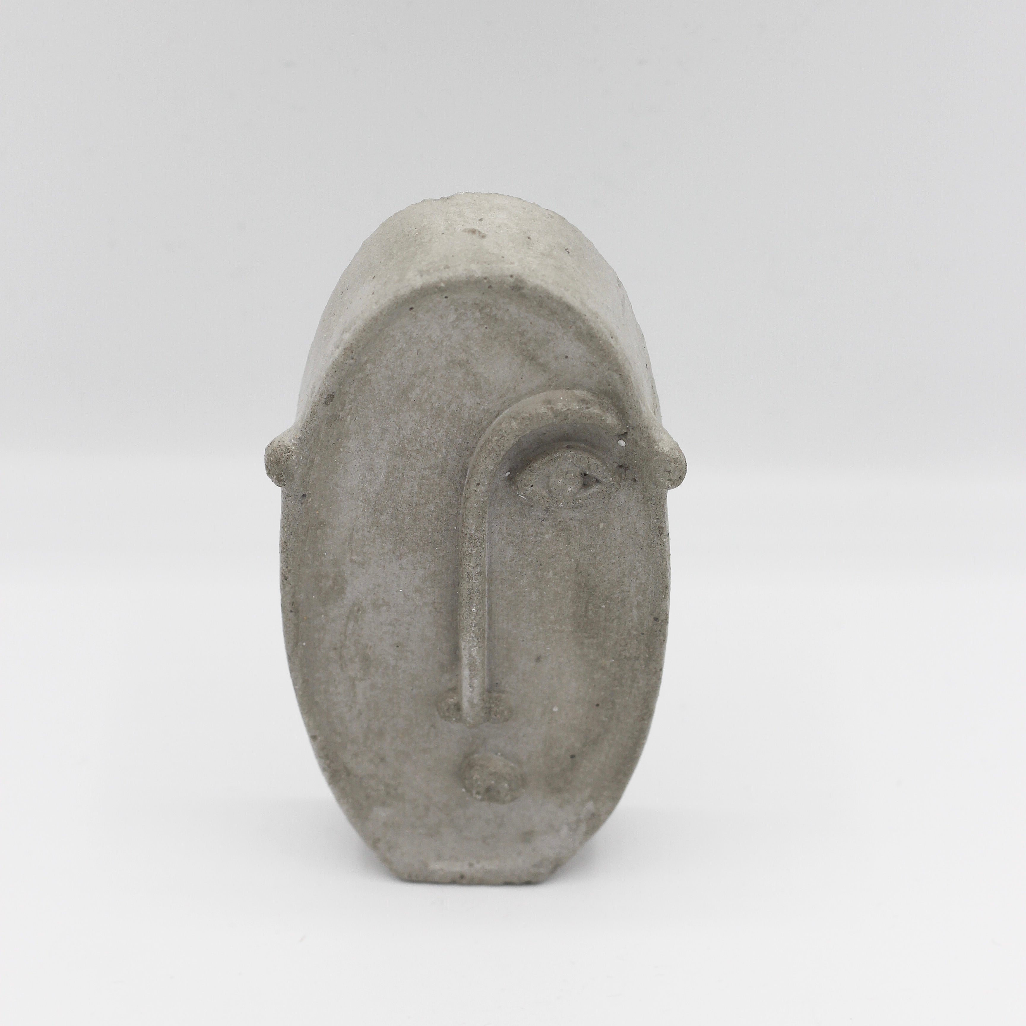 Beton Gesicht; Kopf; „Schmalhans“